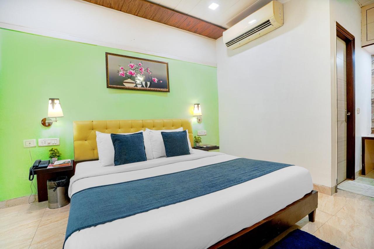 Hotel Seven- Center Of City Chandigarh Exterior photo